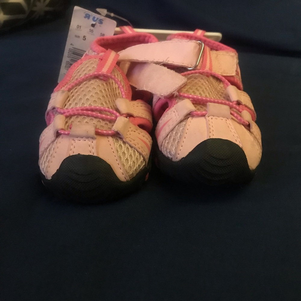Water Shoes - Picture 4 of 5